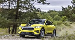 Ford Explorer y Mustang Mach-E Rally