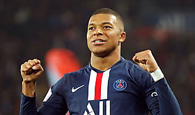 Homenaje de aficionados del PSG a Mbappé Homenaje de aficionados del PSG a Mbappé