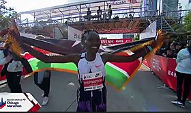 Ruth Chepngetich gana Maratón de Chicago con nuevo récord Ruth Chepngetich gana Maratón de Chicago con nuevo récord