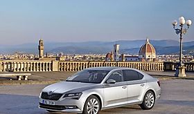 Nuevo Skoda Superb berlina