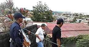 Evalan a familias en peligro de deslizamiento en Villa del Caribe