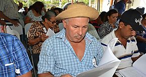 Anati entrega 200 escrituras a productores santeos