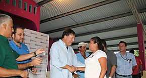Presidente Varela y ministro Etchelecu entregan viviendas y rdenes de proceder en Cocl