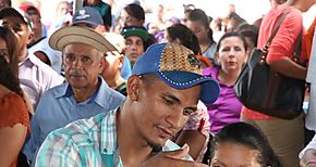 Santeos reciben 500 viviendas de Techo de Esperanza 