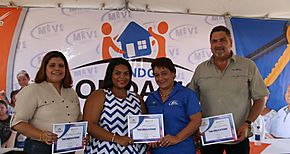 Entregan Bonos Solidarios a familias de Aguadulce