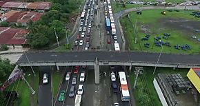 Reabren puente vehicular de Villa Lucre