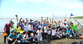 Samsung contina impulsando el Mes Global del Voluntariado con la limpieza de playa