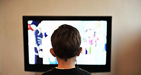 Cuidado con la publicidad alimentaria en la televisin infantil