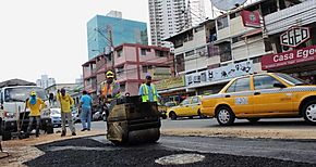 Se reparan calles afectadas por rotura de tuberas en Panam Centro