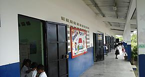 Cuadrillas de Techos de Esperanza construyen aulas y clnica en Bocas del Toro 
