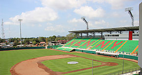 Espectculo Bicentenario en estadio Kenny Serracn