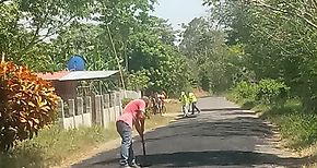 Realizan mantenimiento vial en el distrito de Bar