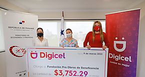 Digicel entreg donacin a la Asociacin Pro Obras de Beneficencia