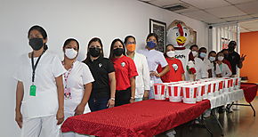 KFC conmemora el Da Internacional del Pollo Frito junto a la Unidad de Enfermera del Hospital del Nio