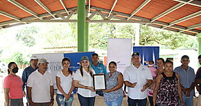 Eje Cambiando Vidas impulsa el desarrollo sostenible de mujeres vulnerables en Isla Caas