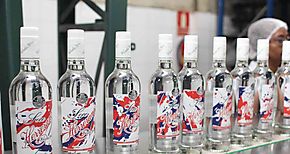 Varela Hermanos inicia produccin y embotellado con energa 100 limpia y presenta la edicin limitada de Seco Herrerano Patria 2025