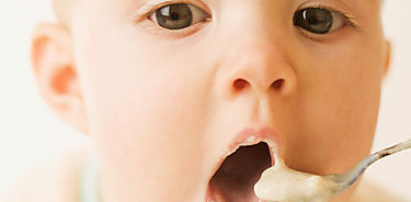 La OMS advierte sobre el exceso de azcar en los alimentos para bebs