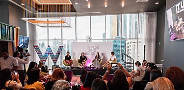 Emprendedoras panameas invierten ingresos en estudios para ellas y sus hijos