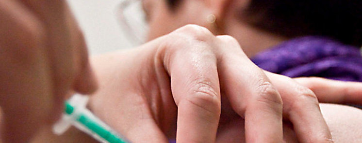 MINSA en masiva vacunacin en Altos de los Lagos Coln