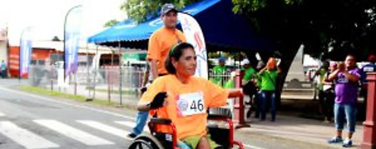 Pandeportes entrega aporte de 50 mil balboas a organizacin de XIV Carrera Sobre Sillas de Ruedas