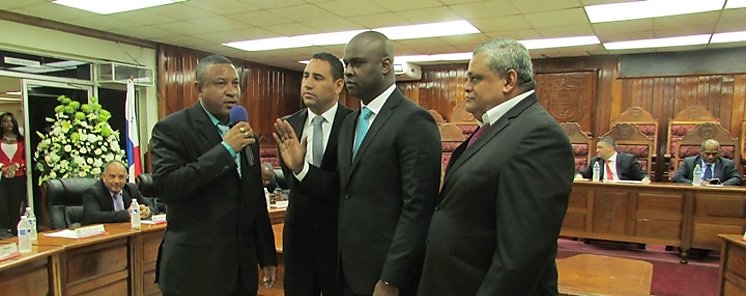 Toma de posesin del nuevo presidente del consejo municipal de Coln