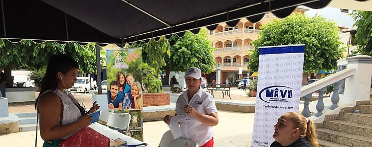 Santeos muestran inters por el Bono Solidario
