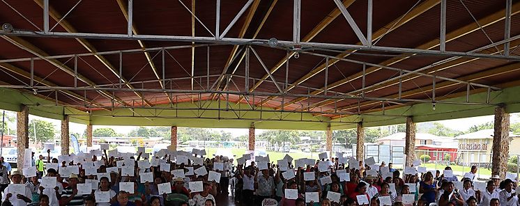 300 moradores de los distritos de Ol y La Pintada reciben certificados del INADEH