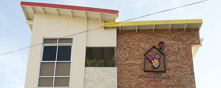 Ms de 4702 nios y sus familias se han beneficiado de los tres aos de operacin de la Casa Ronald McDonald