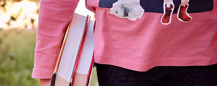 Mujeres de Negocios y Profesionales hacen segundo pago de la beca
