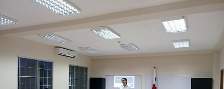 Conferencia sobre equidad y gnero en el CRUA