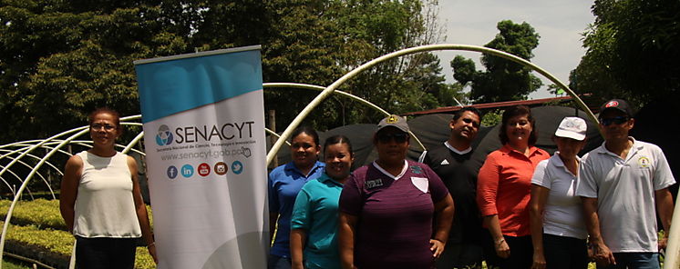 Maestros del programa Hagamos Ciencia de la SENACYT se capacitan para proyecto de rboles en las escuelas