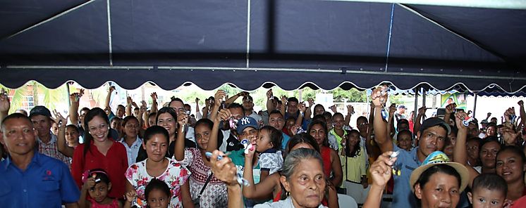 Familias coclesanas reciben las llaves de sus nuevas viviendas