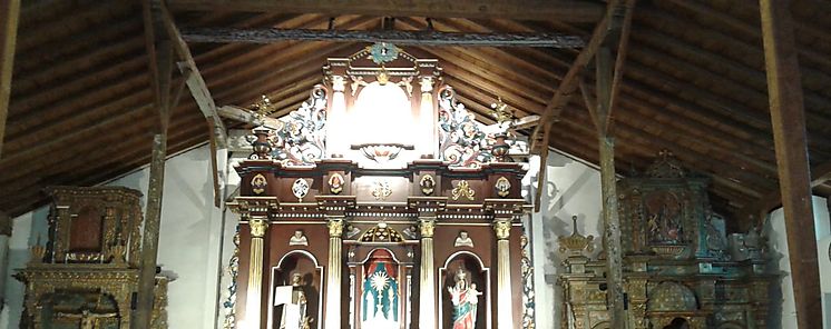 Presentan nuevo altar de la iglesia colonial de Parita