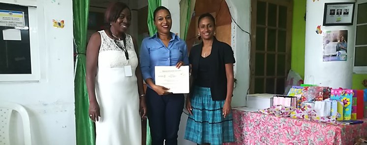 Redes territoriales del MidesColn e INADEH entregan certificado de taller en atencin al cliente