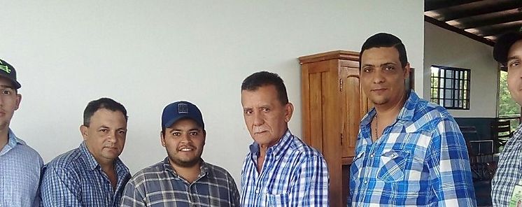 Entregan semental a productor de Los Santos