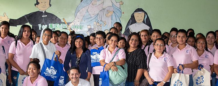 Trabajadoras domsticas se capacitan en habilidades para la vida y el trabajo