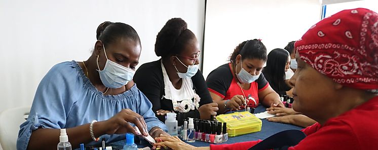 Cada vez son ms las mujeres egresadas del Inadeh