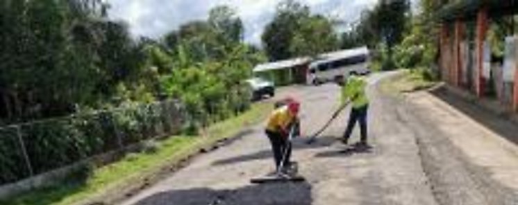 Avanzan trabajos de mantenimiento vial en el distrito de Macaracas
