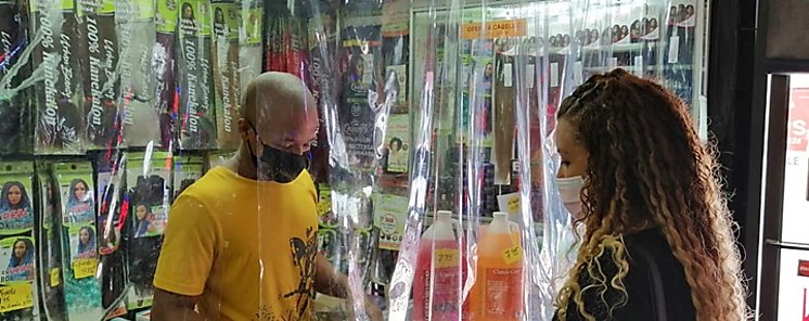 Padrino Empresario mantiene vivo el sueo de jvenes en Coln