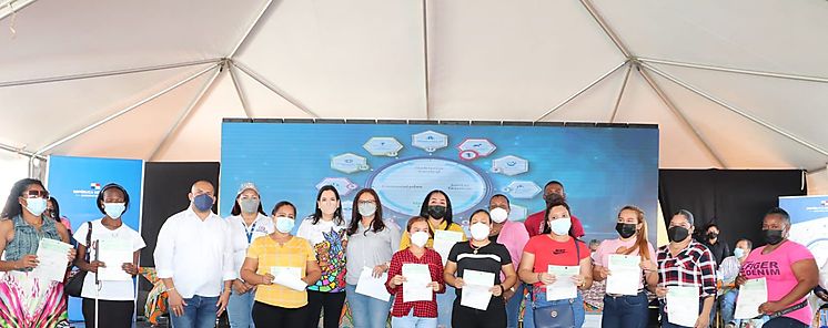 Gobierno entreg B 2959087 en capital semilla del programa FAMIEMPRESAS a personas con discapacidad en Coln