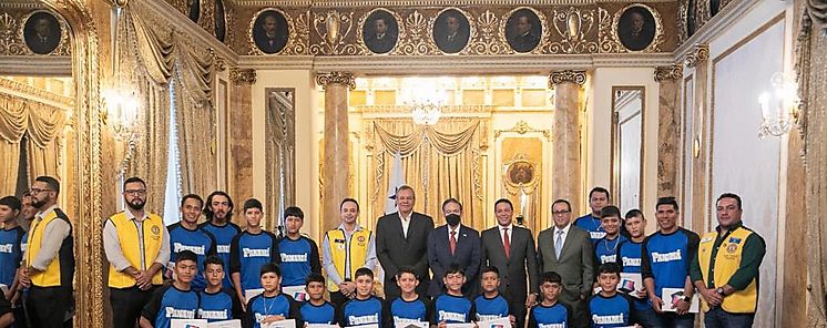 Equipo campen de las pequeas ligas es recibido por el Presidente Cortizo