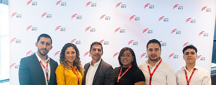 Grupo Rey se suma a la movilidad elctrica con estaciones de carga Evergo en Costa Del Este