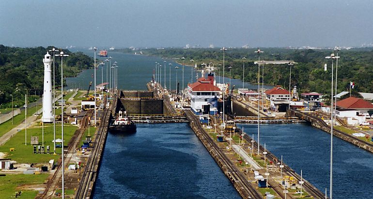 Canal de Panam Calado