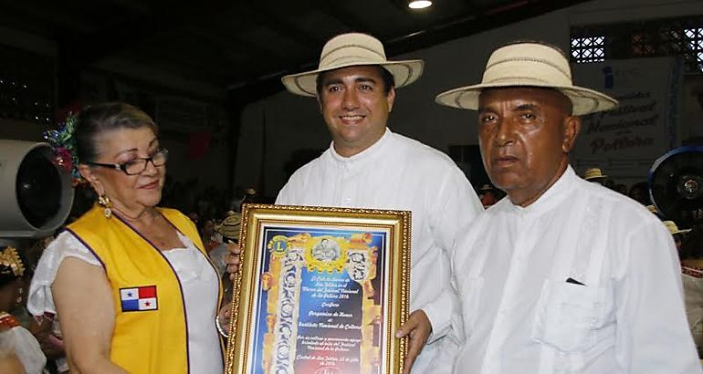 Pollera Nacional