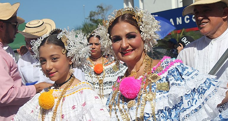 Desfile de las 1000 Polleras 2017