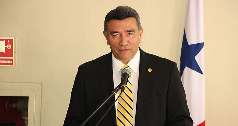 Rector de la UTP Dr Oscar Ramrez