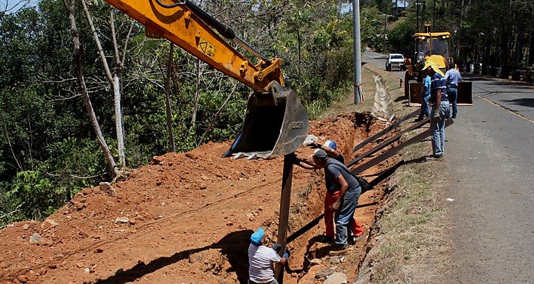Rehabilitacin de tramos afectados en Cerro Azul