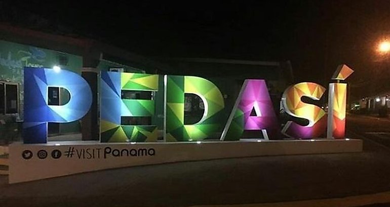 Pedas