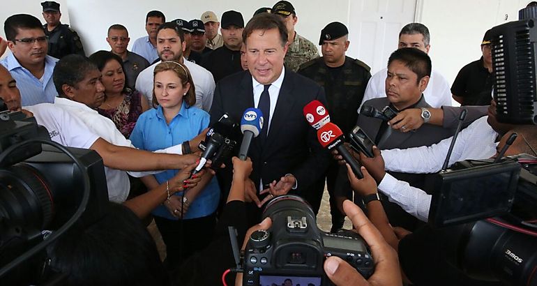 Presidente Varela ante los medios