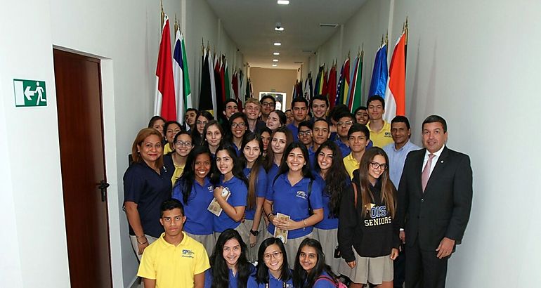 Estudiantes de la OIS